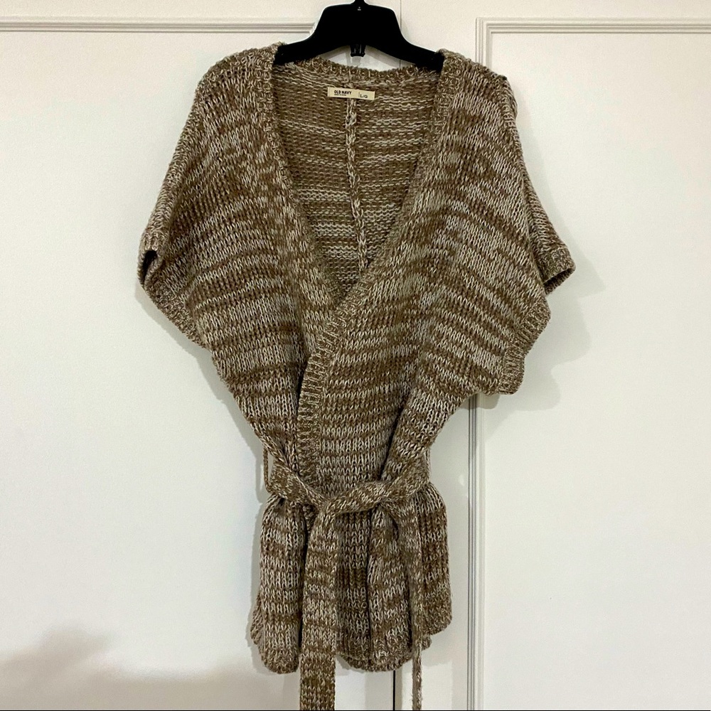 Cardigan sweater vest